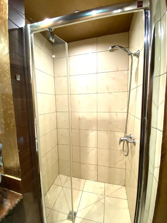 Квартира Подобово На Площі Ринок 39 Сам Центр Львова Extérieur photo